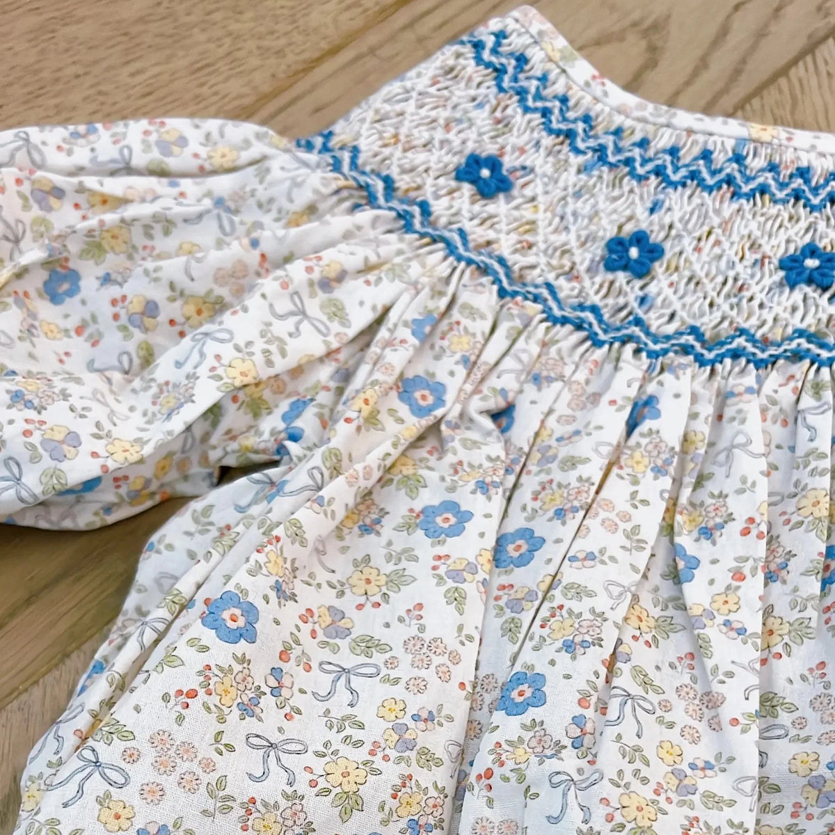 Ashley Blue Bow Floral | Smocked Bubble