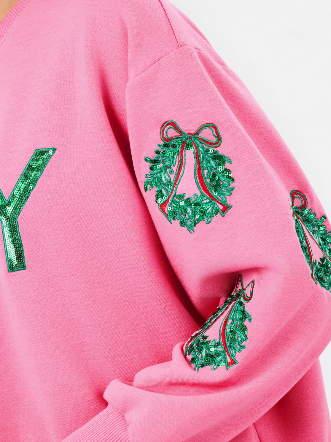 Sarah Sweatshirt | Joy Wreath